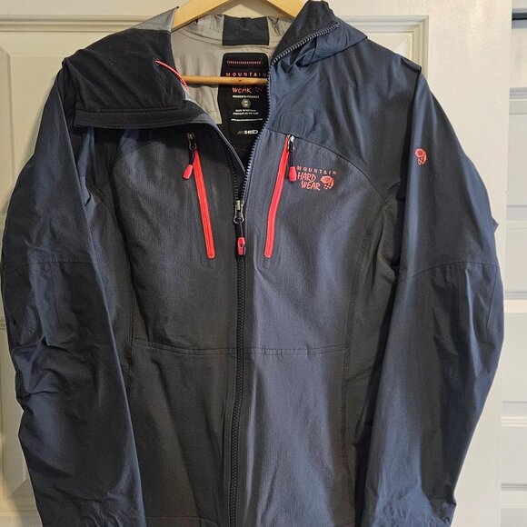 Mountain Hardware softshell - Picture 1 of 5